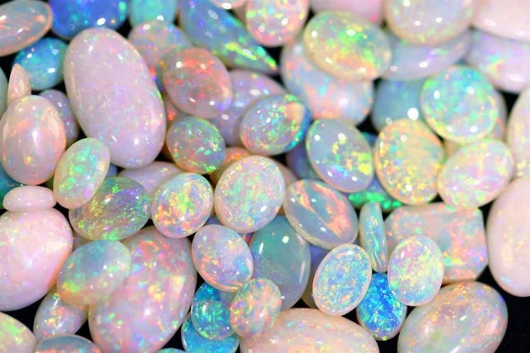 What is the Difference Between Opalite vs Opal?